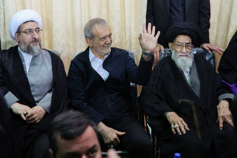 تصاویر/ حضور رئیس جمهور در مراسم سالگرد شهدای خدمت در تبریز