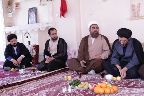 تصاویر / دیدار مدیر حوزه علمیه استان قزوین با طلبه حوزوی