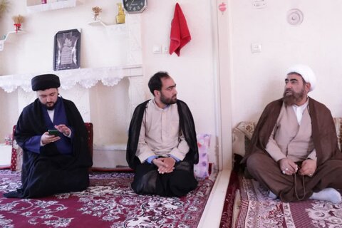 تصاویر / دیدار مدیر حوزه علمیه استان قزوین با طلبه حوزوی