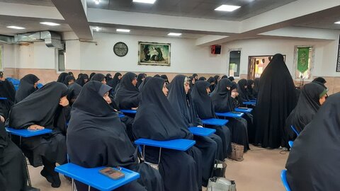 تصاویر/ مراسم یادبود اولین سالگرد شهید آیت‌الله رئیسی و همراهان وی در مدرسه علمیه الزهرا (س) ارومیه