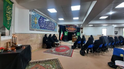 تصاویر/ مراسم یادبود اولین سالگرد شهید آیت‌الله رئیسی و همراهان وی در مدرسه علمیه الزهرا (س) ارومیه