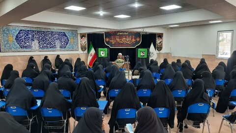 تصاویر/ مراسم یادبود اولین سالگرد شهید آیت‌الله رئیسی و همراهان وی در مدرسه علمیه الزهرا (س) ارومیه