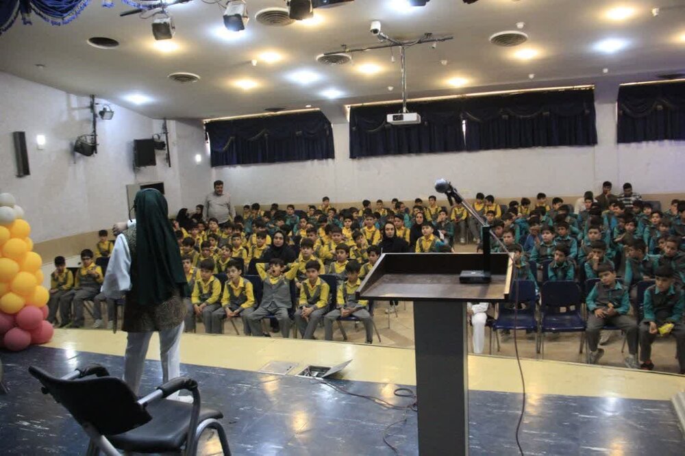 مراسم پاسداشت زبان پارسی، سرمایهگذاری برای آینده در کاشان برگزار شد