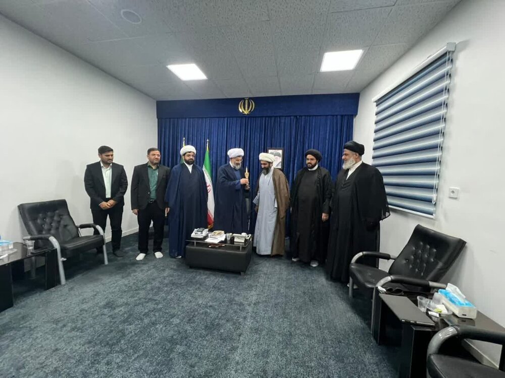 معرفی اسلام ناب و مقابله با اسلام آمریکایی وظیفه اصلی مبلغین است