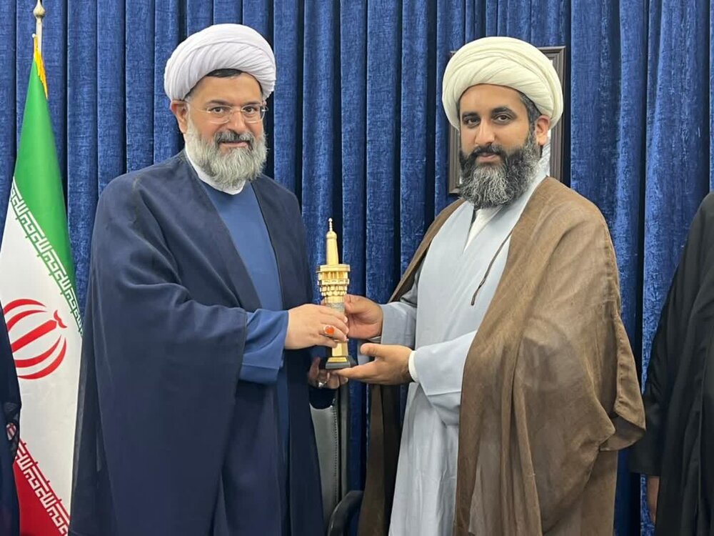 معرفی اسلام ناب و مقابله با اسلام آمریکایی وظیفه اصلی مبلغین است