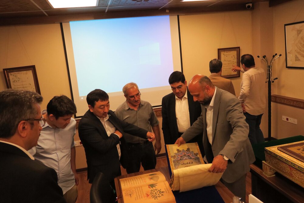 نگهداری نسخ خطی نفیس فارسی در کتابخانه علوم قزاقستان