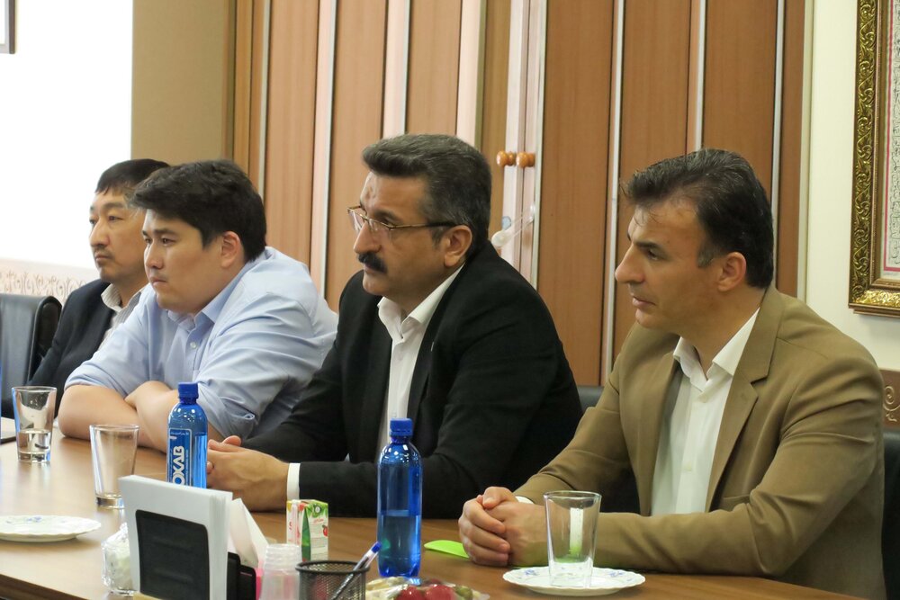 نگهداری نسخ خطی نفیس فارسی در کتابخانه علوم قزاقستان