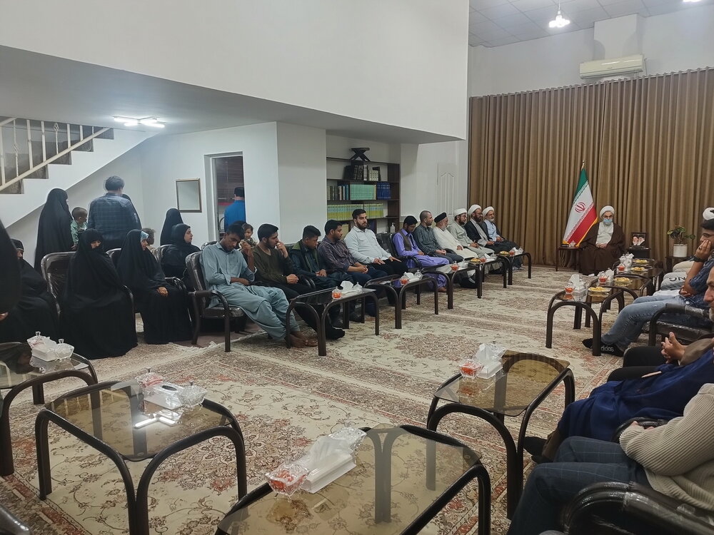 تصاویر/ دیدار طلاب و اساتید حوزه علمیه الغدیر نراق با  امام جمعه رشت