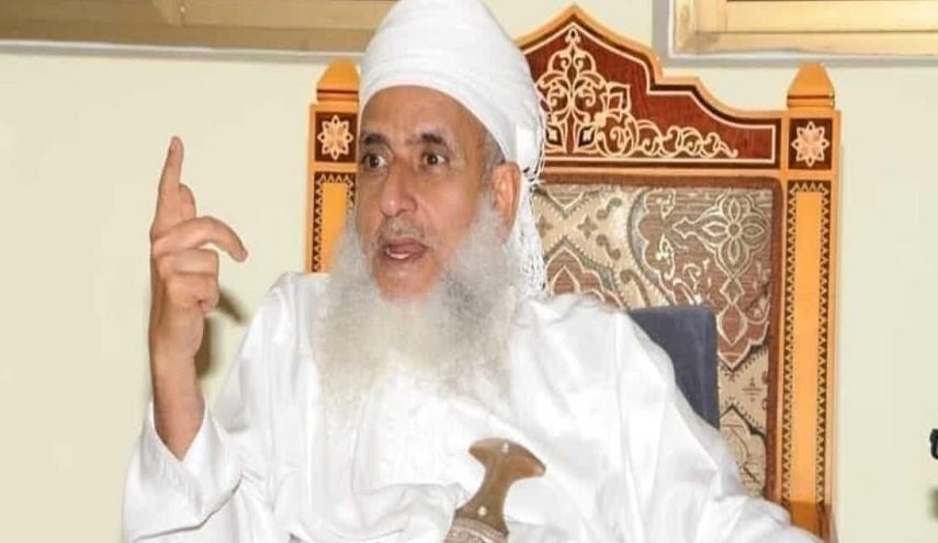 مفتي عُمان: أبطالُ اليمن ضغطوا لإدخال المساعدات لغزة وقرار "القمة" كان أبرد من الصقيع مفتي عُمان: أبطالُ اليمن ضغطوا لإدخال المساعدات لغزة وقرار "القمة" كان أبرد من الصقيع
