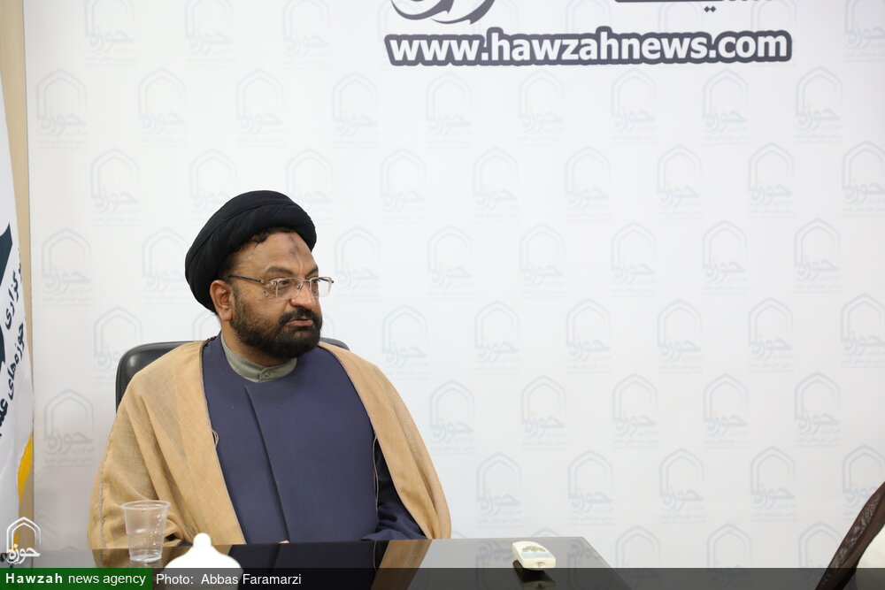 विद्वानों को चाहिए कि वे लोगों को पुरानी कहानियों से निकालकर अहले-बैत (अ) की सच्ची शिक्षाओं से जोड़ें