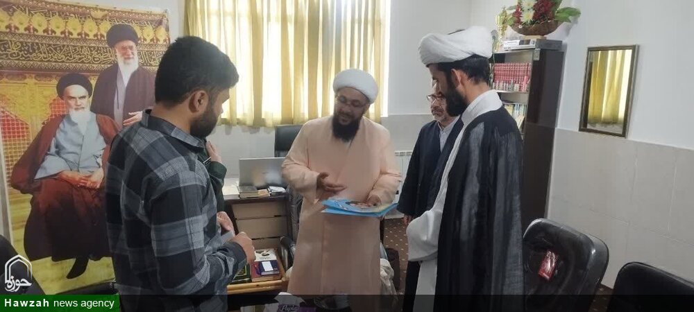 جلسه مدیریت محترم مدرسه علمیه امام رضا(ع) و فرمانده محترم پایگاه بسیج طلاب امام رضا(ع)