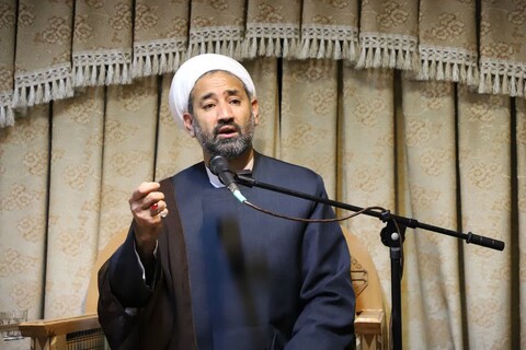 تصاویر/ بزرگداشت شهدای خدمت در مدرسه علمیه حضرت ولیعصر(عج)تبریز