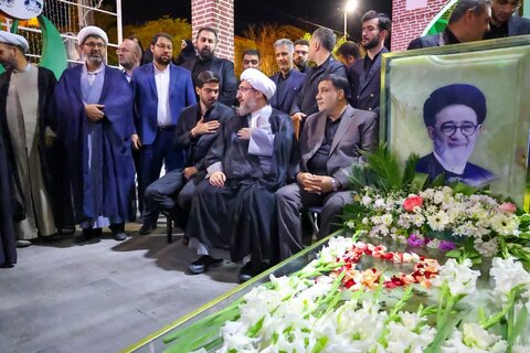 تصاویر | حضور نماینده ولی فقیه در آذربایجان شرقی بر مزار شهید آل‌هاشم