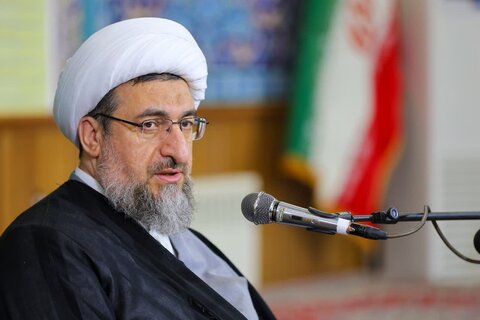 تصاویر | حضور نماینده ولی فقیه در آذربایجان شرقی بر مزار شهید آل‌هاشم