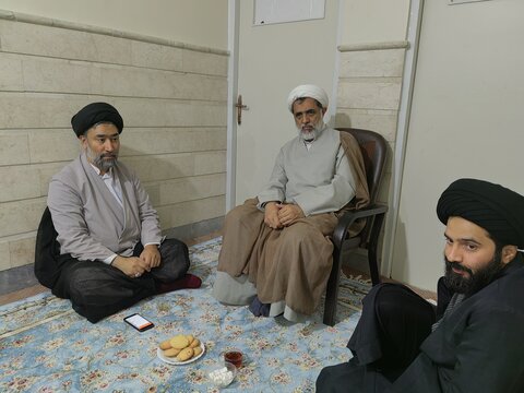 دیدار معاونین آموزش مدارس علمیه خوزستان با مسئول مرکز ارتباطات حوزه و نظام حوزه‌های علمیه