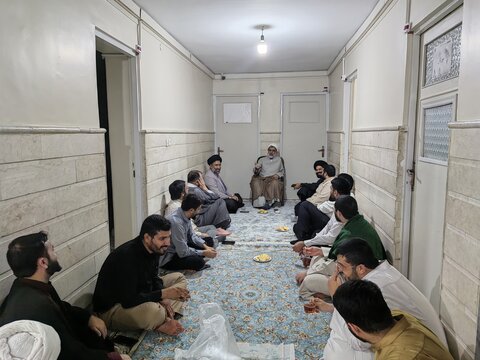 دیدار معاونین آموزش مدارس علمیه خوزستان با مسئول مرکز ارتباطات حوزه و نظام حوزه‌های علمیه