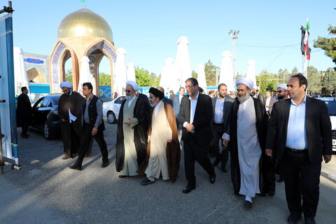 تصاویر / حضور آیت الله اعرافی بر سر مزارمرحوم حجت الاسلام والمسلمین امام جمعه فقید ارومیه