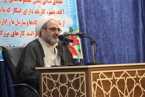 تصاویر / همایش استانی «حلقه‌های میانی؛ پیشران جامعه‌پردازی در نظام انقلابی در قزوین