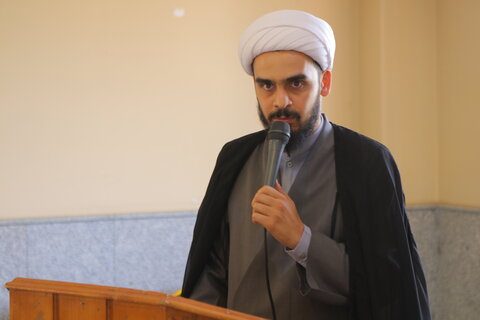 تجلیل از خادمین شهدای یادمان قراویز