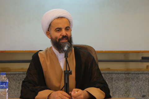 تجلیل از خادمین شهدای یادمان قراویز