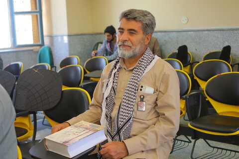 تجلیل از خادمین شهدای یادمان قراویز