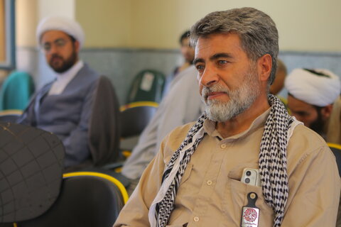 تجلیل از خادمین شهدای یادمان قراویز