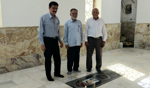 تصاویر/ غبارروبی قبور شهدای بردستان