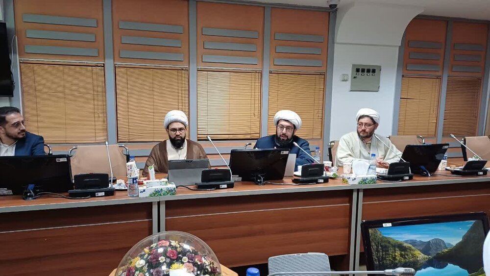 نشست علمی «روش‌های مواجهه با شبهات در فرهنگ رضوی»