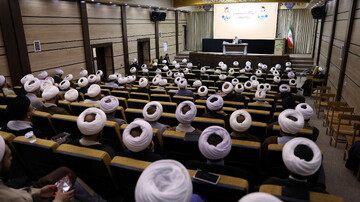 تصاویر / نشست مدیر حوزه های علمیه با مسئولین، مدیران، معاونین و اساتید مدارس علمیه آذربایجان غربی