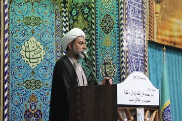 سکوت در برابر باطل، نوعی همراهی با آن است