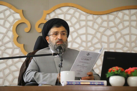 تصاویر / نشست علمی با موضوع " غدیر و ضرورت امام الهی "