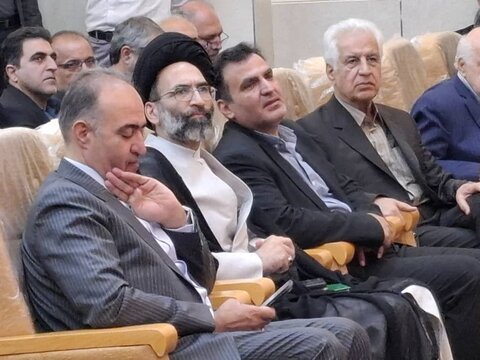 تصاویر/آیین کلنگ‌زنی ۱۶ پروژه آموزشی و ورزشی با حضورنماینده ولی فقیه درکاشان