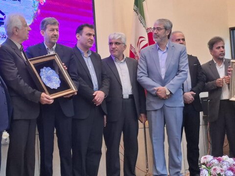 تصاویر/آیین کلنگ‌زنی ۱۶ پروژه آموزشی و ورزشی با حضورنماینده ولی فقیه درکاشان