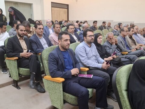 تصاویر/آیین کلنگ‌زنی ۱۶ پروژه آموزشی و ورزشی با حضورنماینده ولی فقیه درکاشان