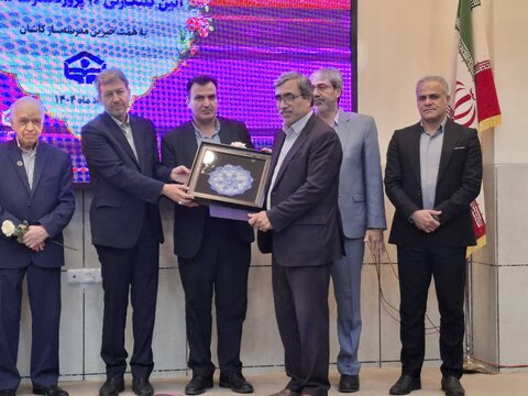 تصاویر/آیین کلنگ‌زنی ۱۶ پروژه آموزشی و ورزشی با حضورنماینده ولی فقیه درکاشان