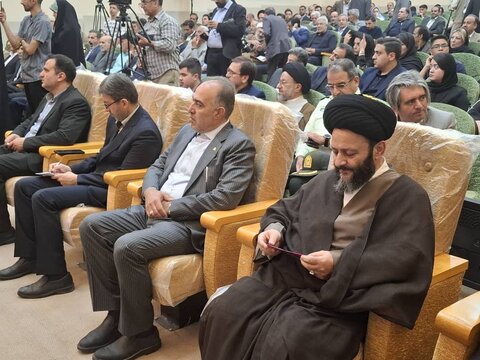 تصاویر/آیین کلنگ‌زنی ۱۶ پروژه آموزشی و ورزشی با حضورنماینده ولی فقیه درکاشان