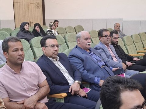 تصاویر/آیین کلنگ‌زنی ۱۶ پروژه آموزشی و ورزشی با حضورنماینده ولی فقیه درکاشان