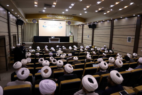 تصاویر / نشست مدیر حوزه های علمیه با مسئولین، مدیران، معاونین و اساتید مدارس علمیه آذربایجان غربی