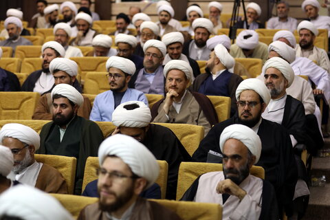 تصاویر / نشست مدیر حوزه های علمیه با مسئولین، مدیران، معاونین و اساتید مدارس علمیه آذربایجان غربی