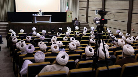 تصاویر / نشست مدیر حوزه های علمیه با مسئولین، مدیران، معاونین و اساتید مدارس علمیه آذربایجان غربی