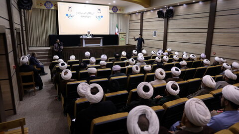 تصاویر / نشست مدیر حوزه های علمیه با مسئولین، مدیران، معاونین و اساتید مدارس علمیه آذربایجان غربی