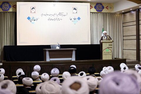 تصاویر / نشست مدیر حوزه های علمیه با مسئولین، مدیران، معاونین و اساتید مدارس علمیه آذربایجان غربی