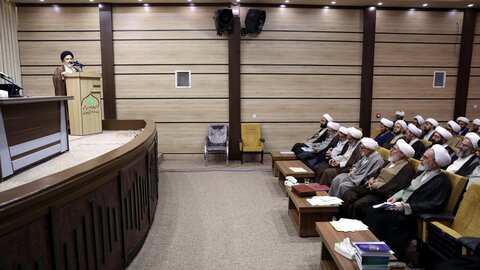 تصاویر / نشست مدیر حوزه های علمیه با مسئولین، مدیران، معاونین و اساتید مدارس علمیه آذربایجان غربی