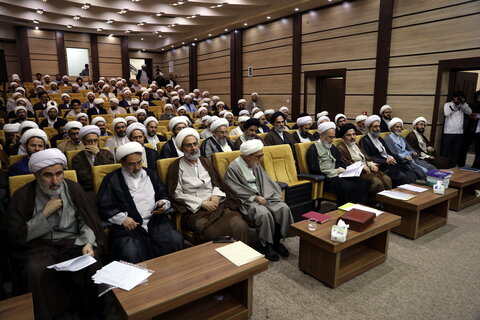 تصاویر / نشست مدیر حوزه های علمیه با مسئولین، مدیران، معاونین و اساتید مدارس علمیه آذربایجان غربی