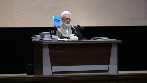 تصاویر / نشست مدیر حوزه های علمیه با مسئولین، مدیران، معاونین و اساتید مدارس علمیه آذربایجان غربی