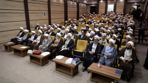 تصاویر / نشست مدیر حوزه های علمیه با مسئولین، مدیران، معاونین و اساتید مدارس علمیه آذربایجان غربی