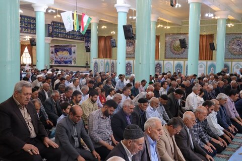 تصاویر/ اقامه نماز جمعه شهر تکاب
