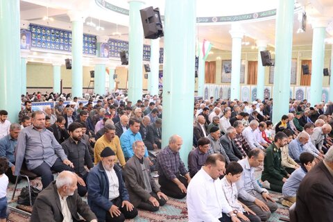 تصاویر/ اقامه نماز جمعه شهر تکاب
