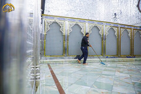 مراسم تغسيل وتعطير ضريح الإمامين الكاظمين (ع) في ذكرى شهادة الإمام الجواد (ع)
