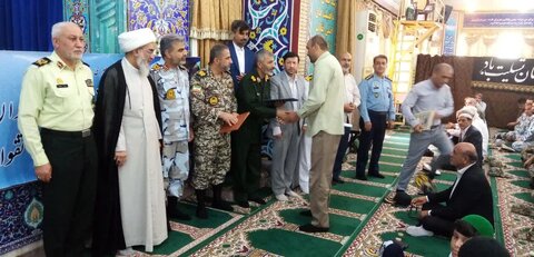 تصاویر/ تقدیر از ایثارگران و جانبازان بوشهری به مناسبت سوم خرداد در نمازجمعه امروز بوشهر